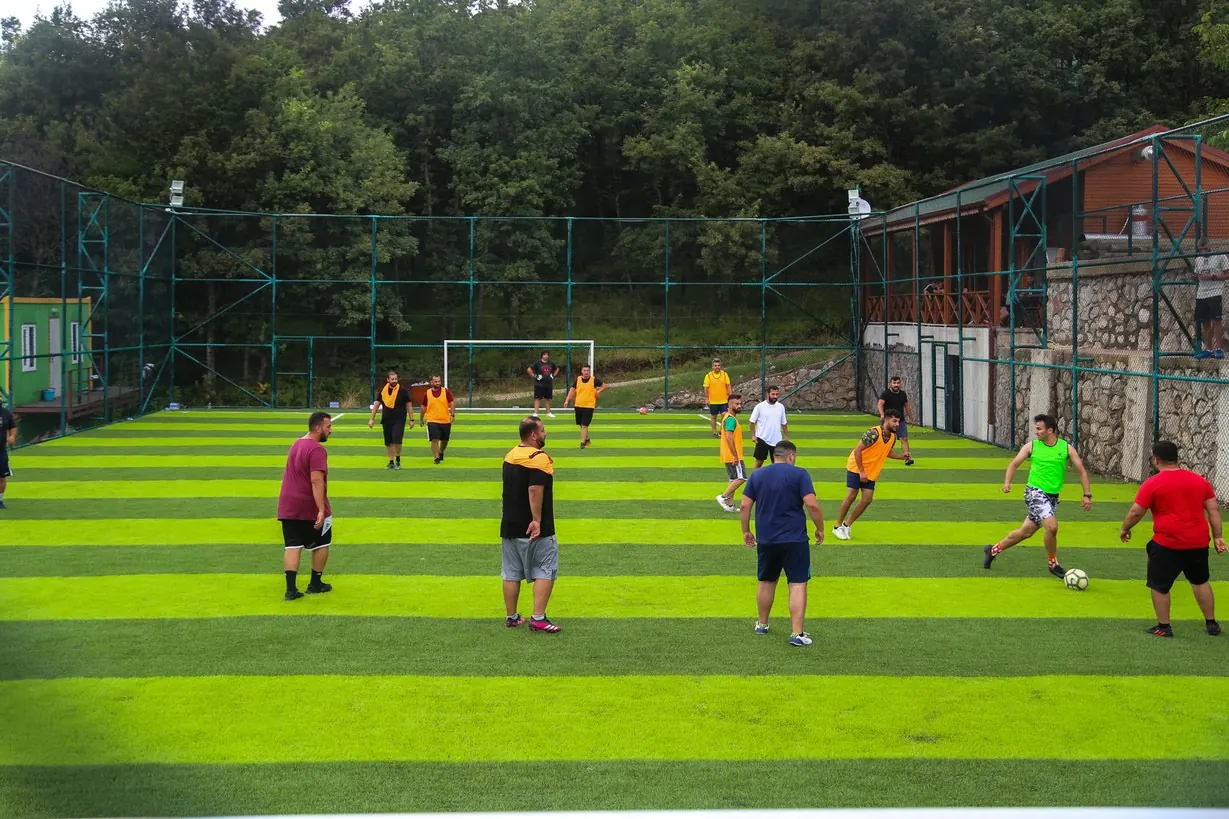 Futbol sahası